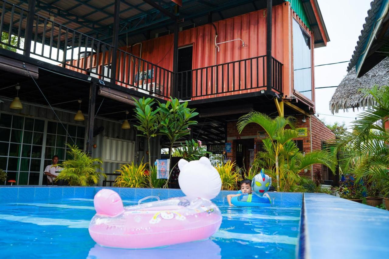 Dangau Sala D'Kontena อลอร์สตาร์ ภายนอก รูปภาพ